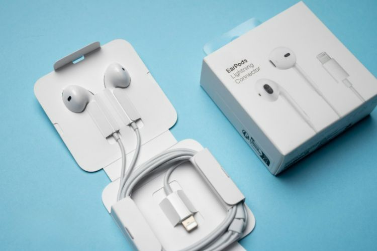 Earpods With Lightning Connector
